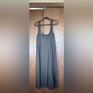 Wilfred Market Black Sleeveless  Midi Dress